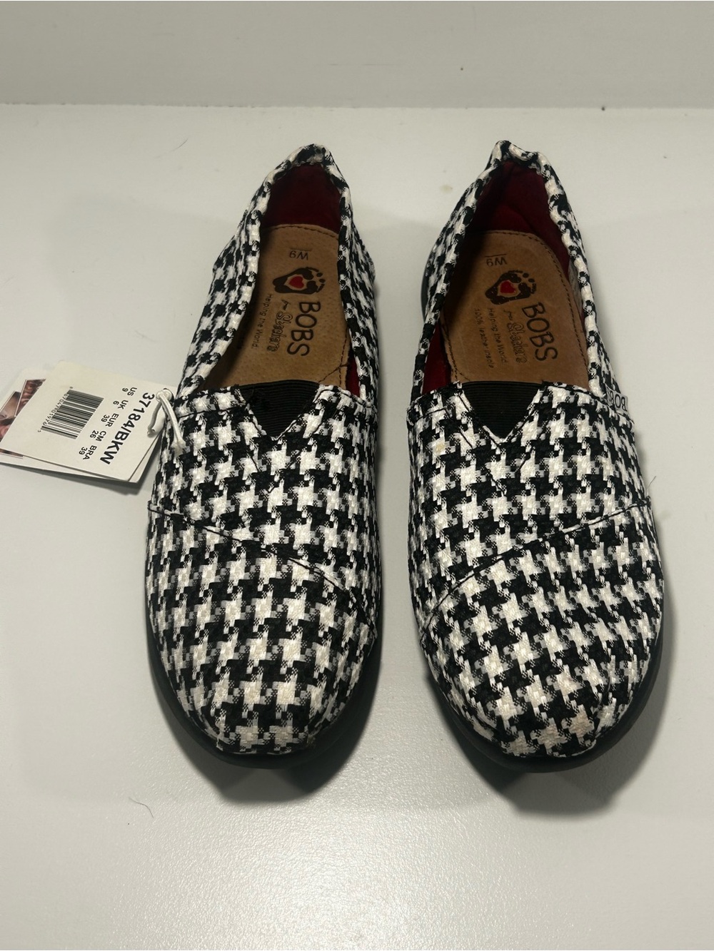 BOBS Skechers Women’s 9 Houndstooth Slip On Flats Black White NWT 37184 BKW